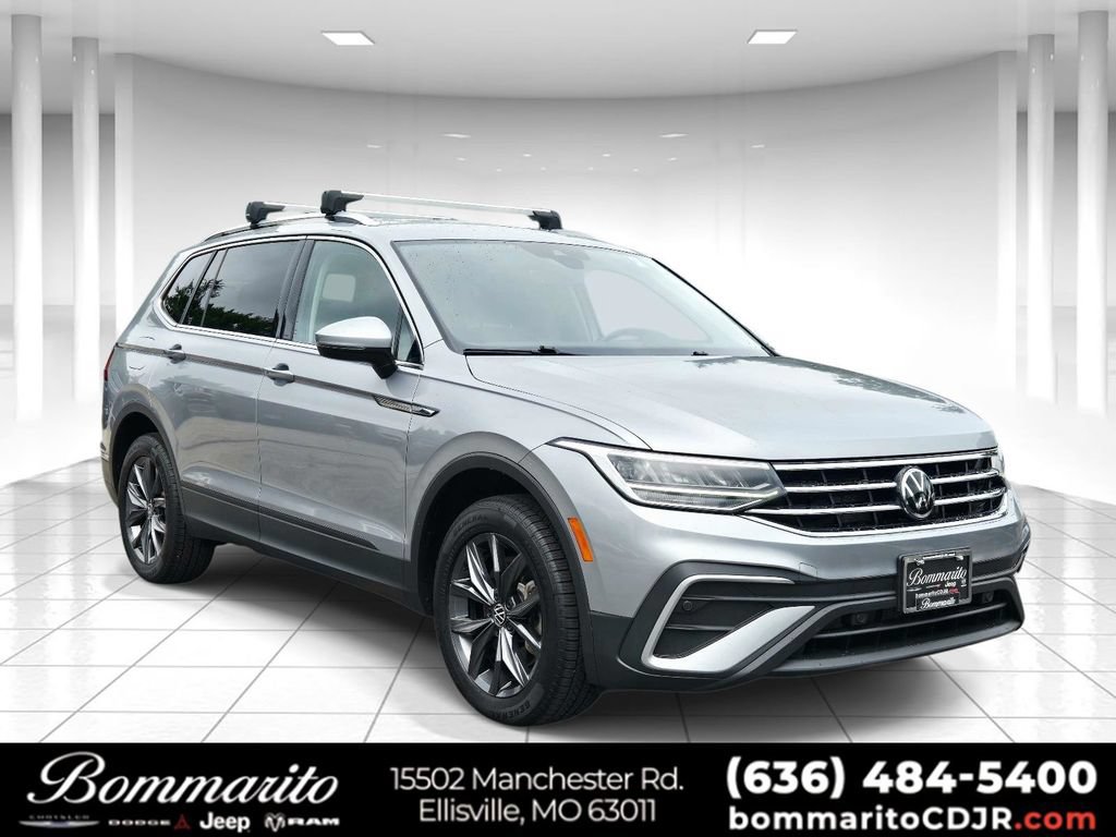 Used 2022 Volkswagen Tiguan SE AWD/4WD image 1