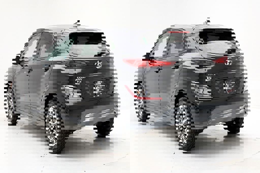 Used 2023 Hyundai Kona SE image 7