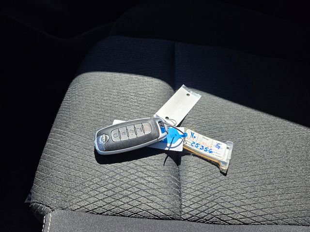 Used 2025 Nissan Rogue SV AWD/4WD image 21