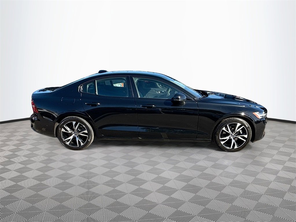Used 2023 Volvo S60 B5 Plus image 5