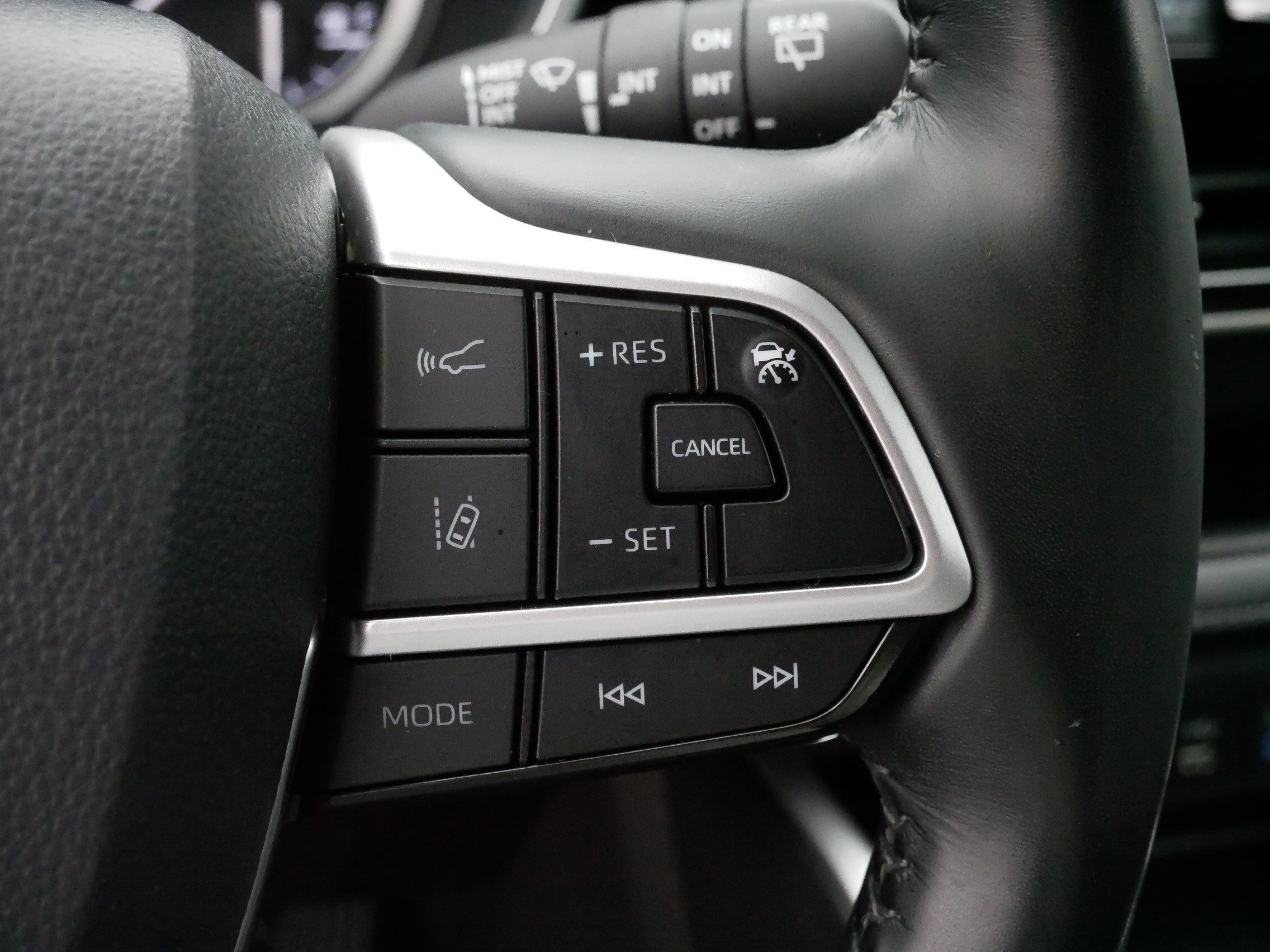 Used 2022 Toyota Highlander XLE image 25