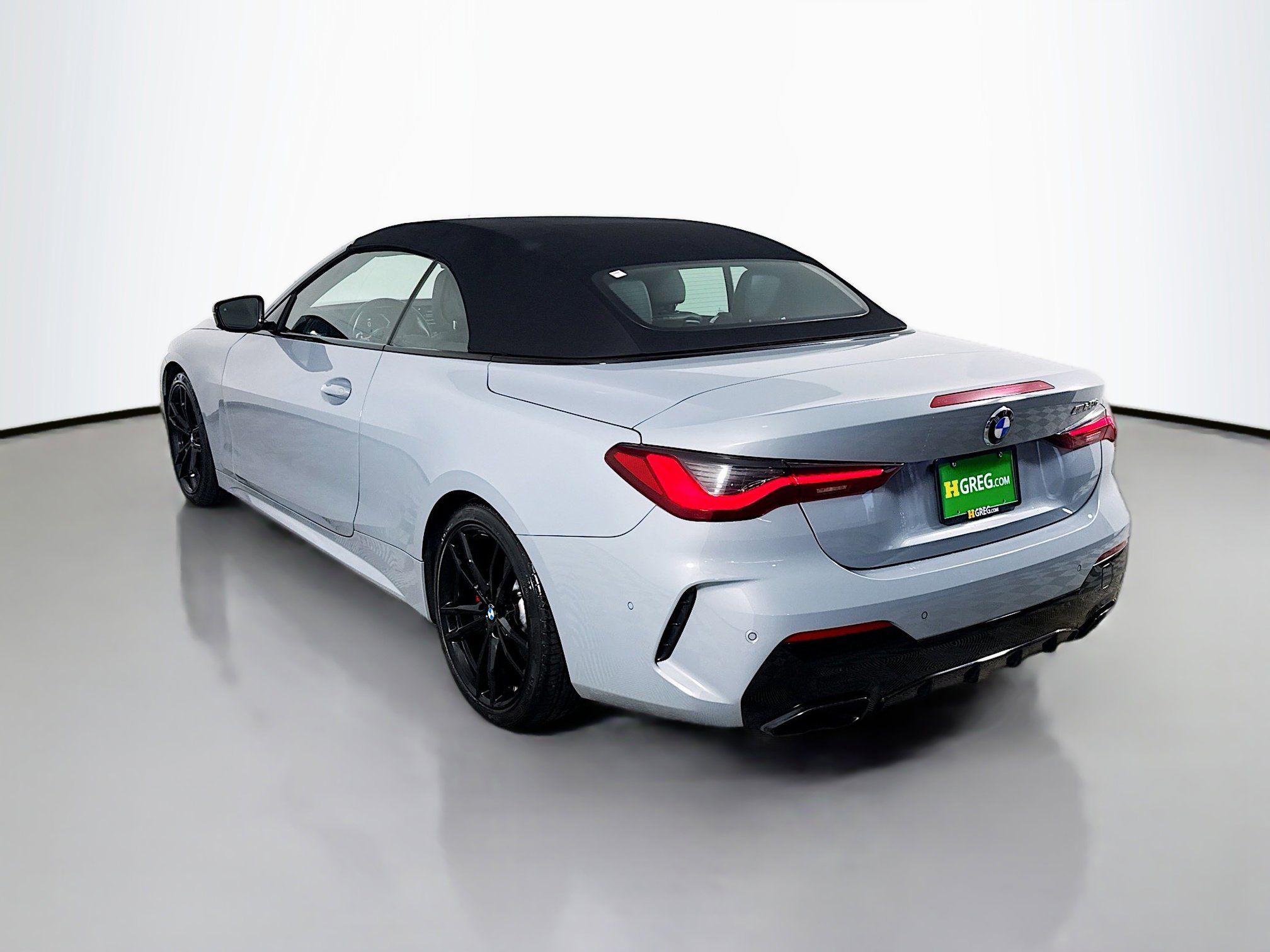 Used 2024 BMW M440i Convertible image 7