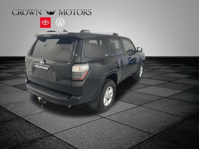 Used 2019 Toyota 4Runner SR5 AWD/4WD image 4