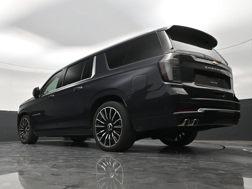 Used 2026 Chevrolet Suburban High Country AWD/4WD image 21
