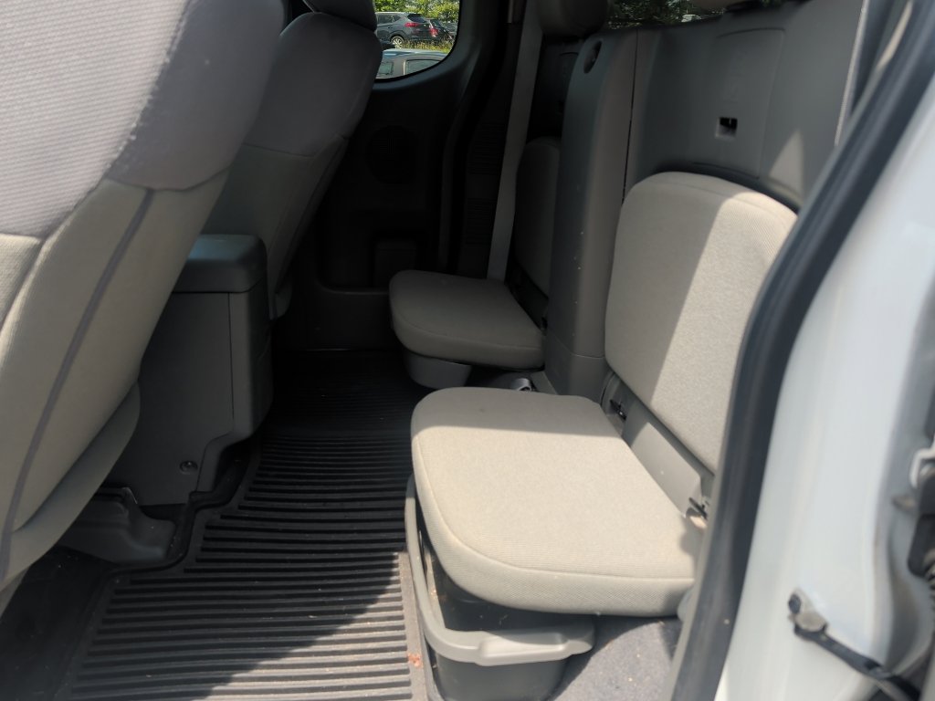 Used 2018 Nissan Frontier S w/ Work Truck Package RWD image 10