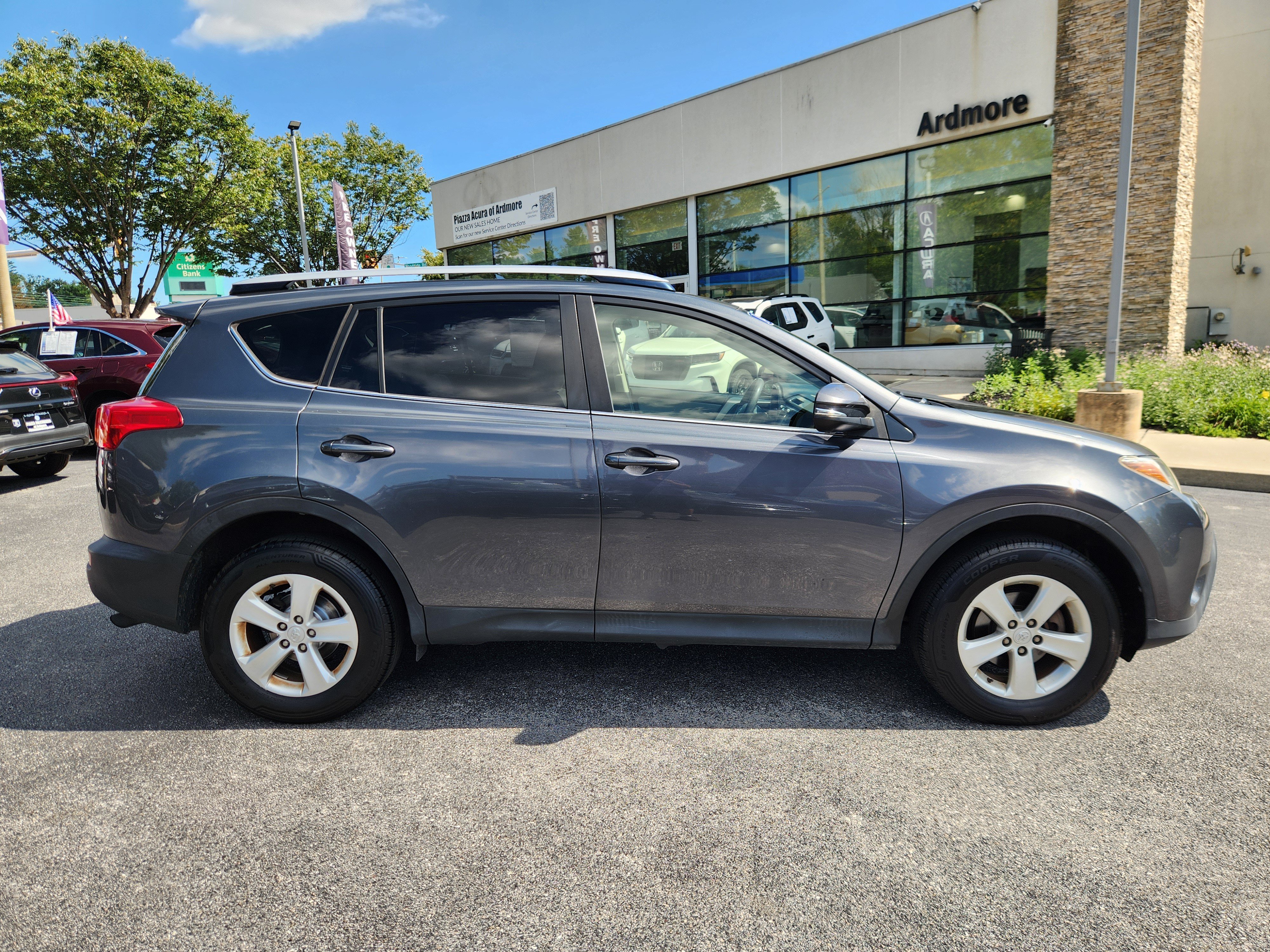 Used 2014 Toyota RAV4 XLE AWD/4WD image 6
