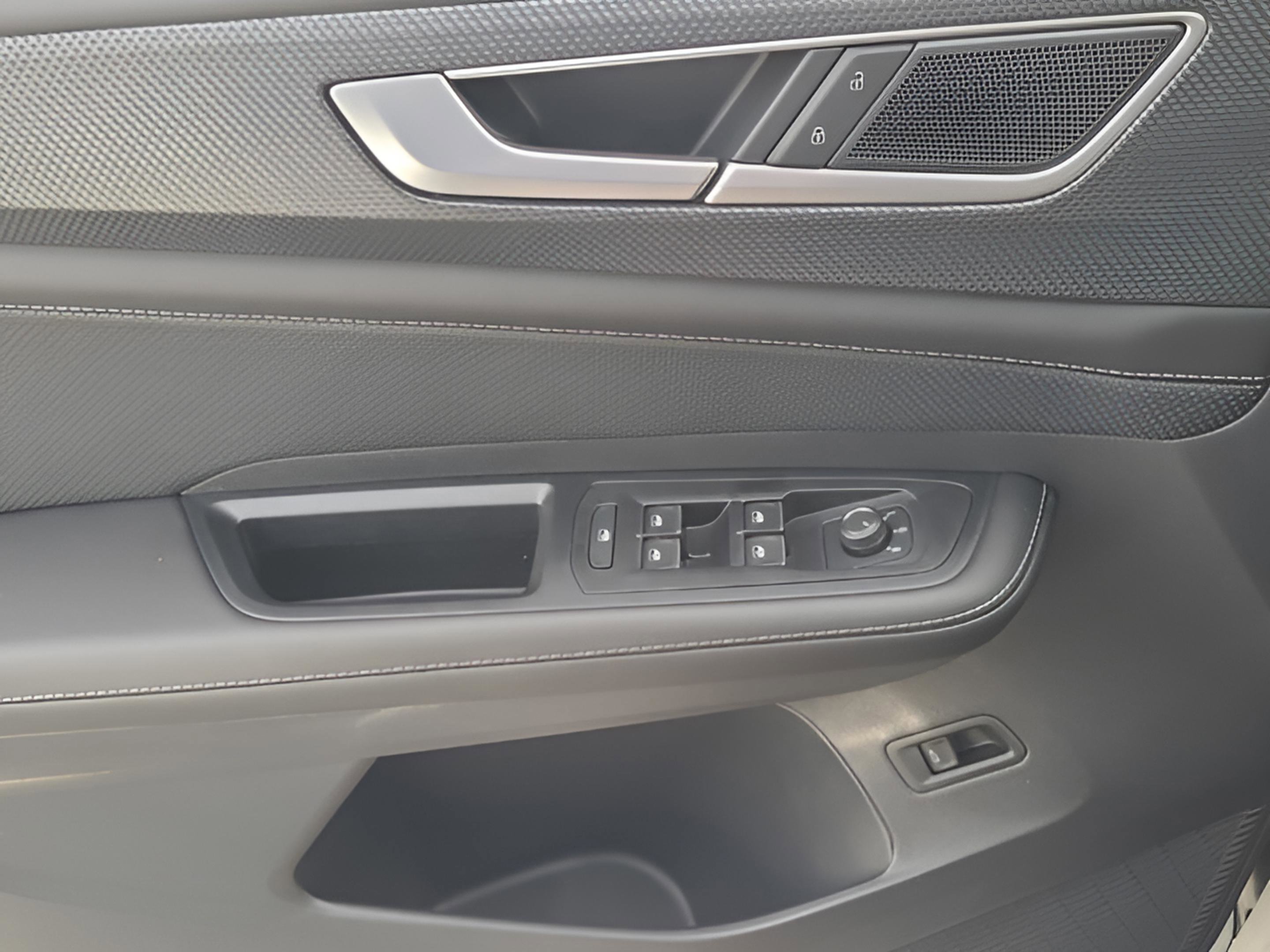 New 2026 Volkswagen Atlas Cross Sport SEL R-Line image 42