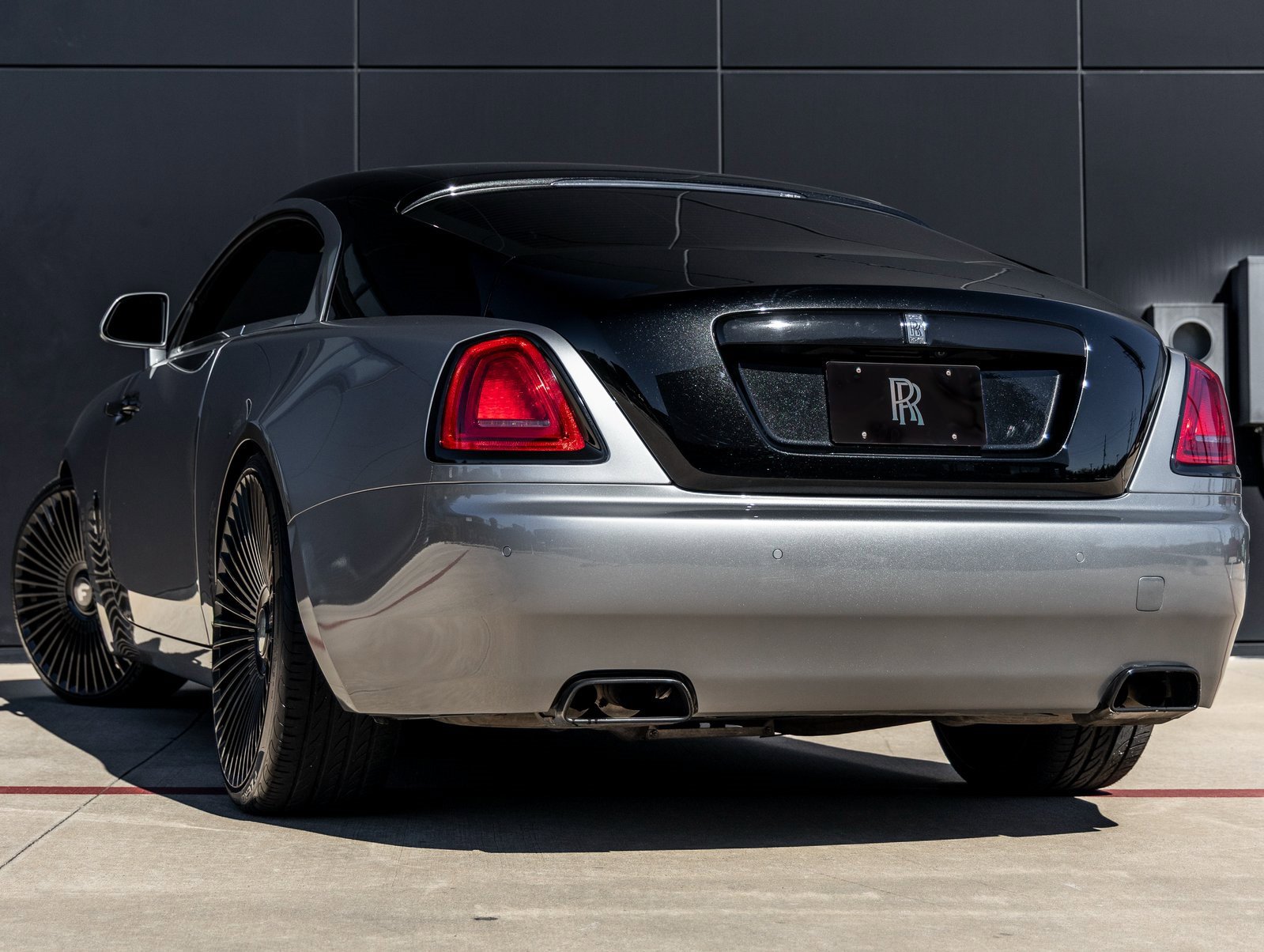 Used 2017 Rolls-Royce Wraith image 9