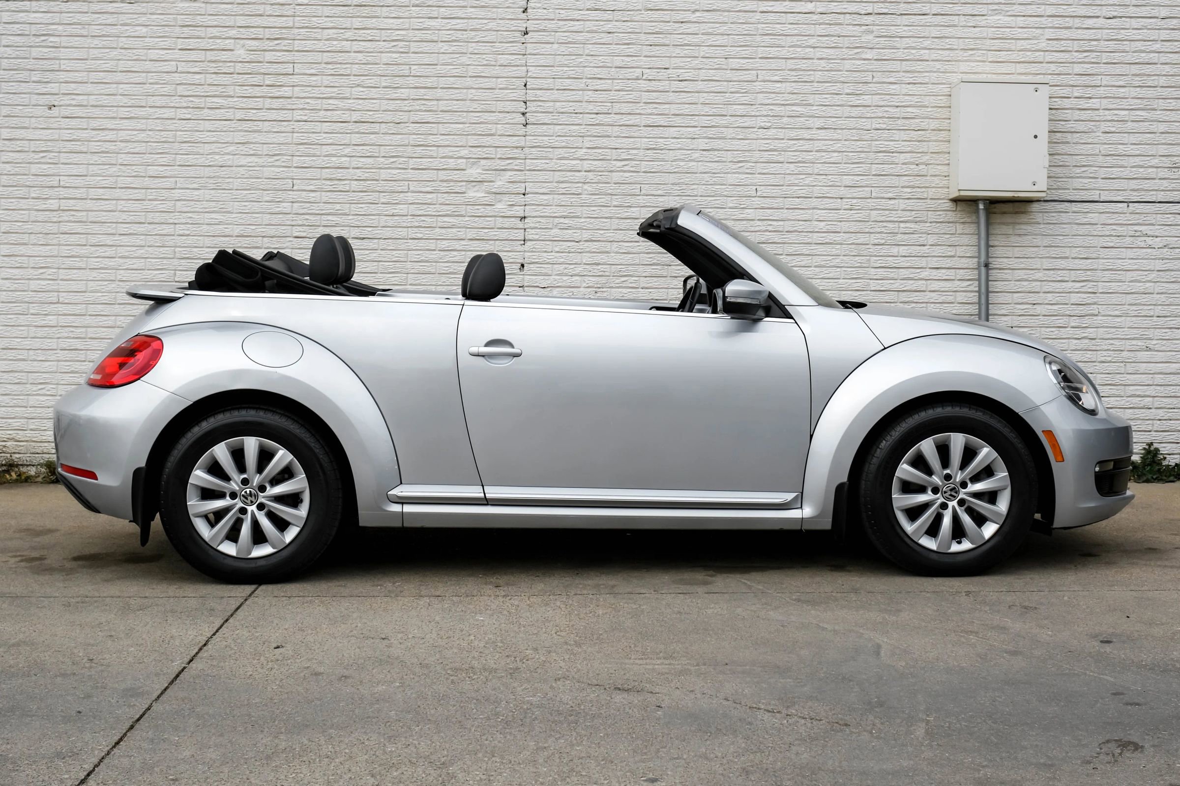 Used 2013 Volkswagen Beetle 2.5 image 6