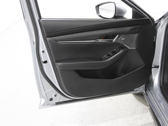 Used 2020 MAZDA MAZDA3 Sedan w/ Preferred Package image 4