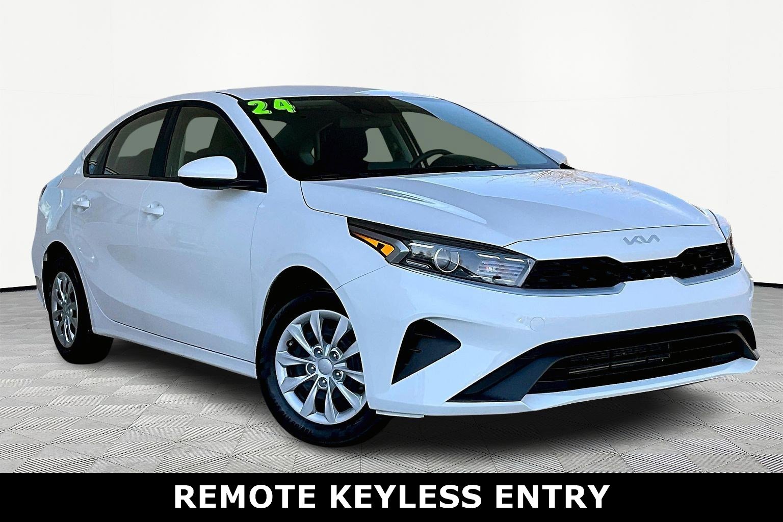 Used 2024 Kia Forte LX image 3