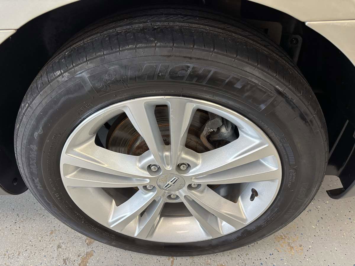 Used 2011 Lincoln MKS w/ 101A Rapid Spec Order Code FWD image 26