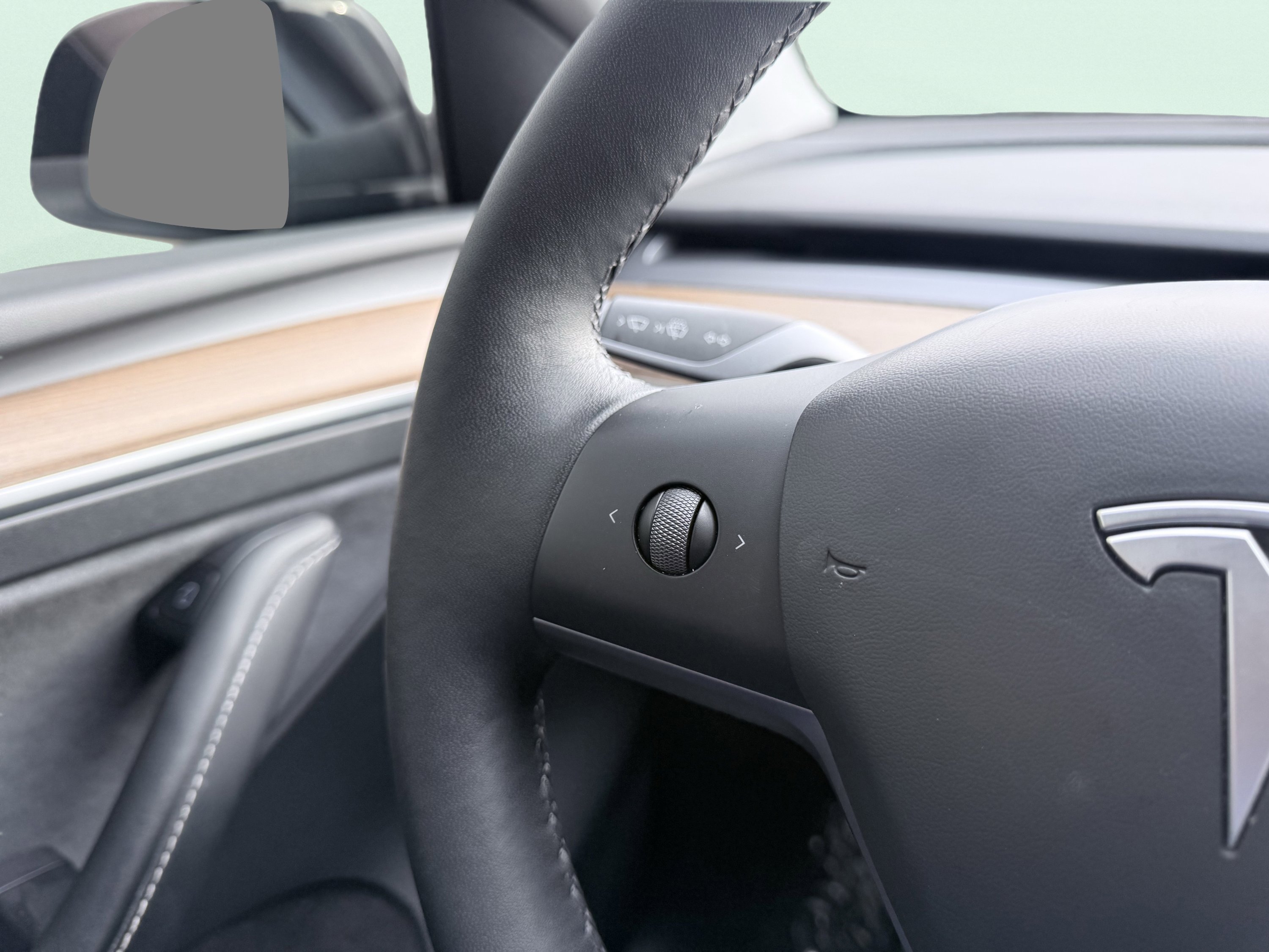 Used 2023 Tesla Model Y Performance image 58