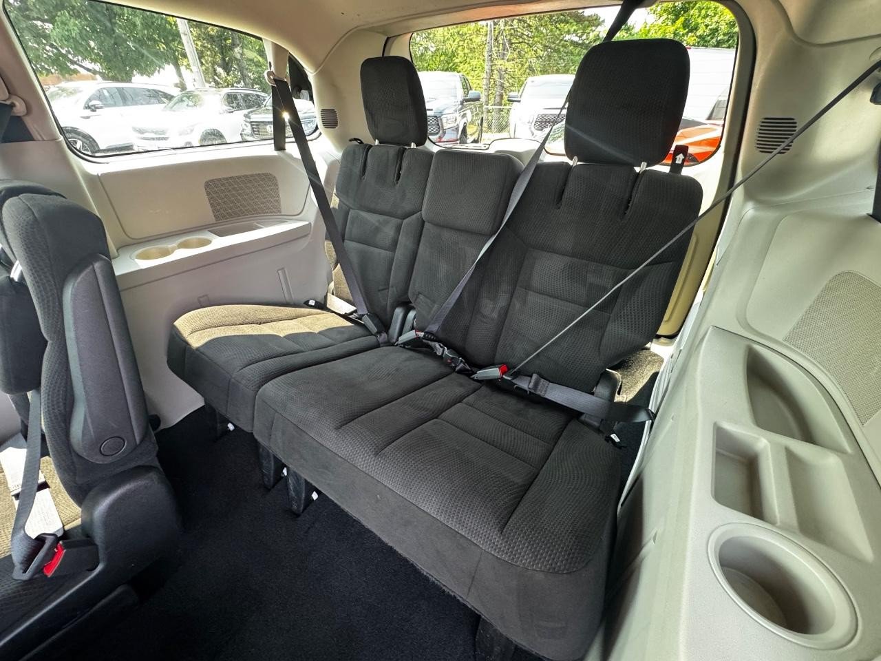 Used 2015 Dodge Grand Caravan SE w/ Quick Order Package 29E SE FWD image 18