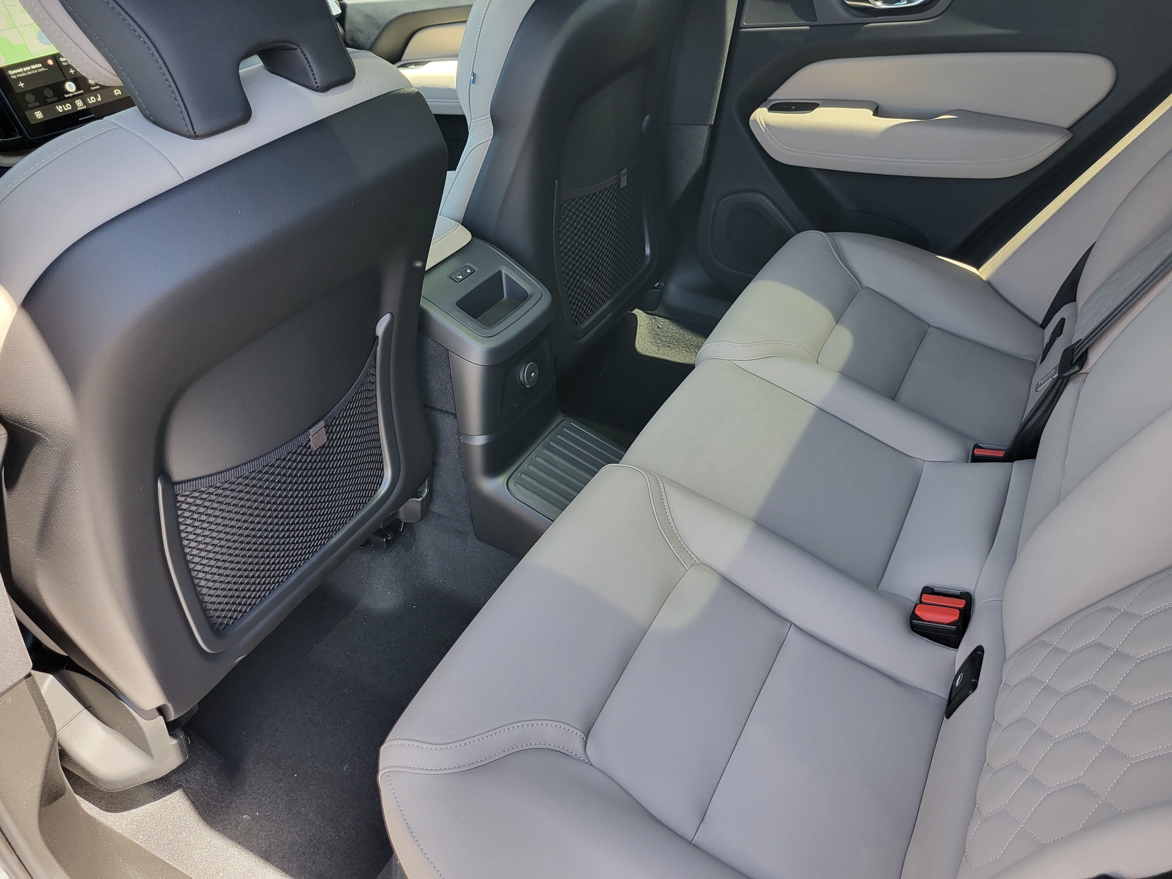 New 2026 Volvo XC60 T8 Plus w/ Protection Package Premier AWD/4WD image 19