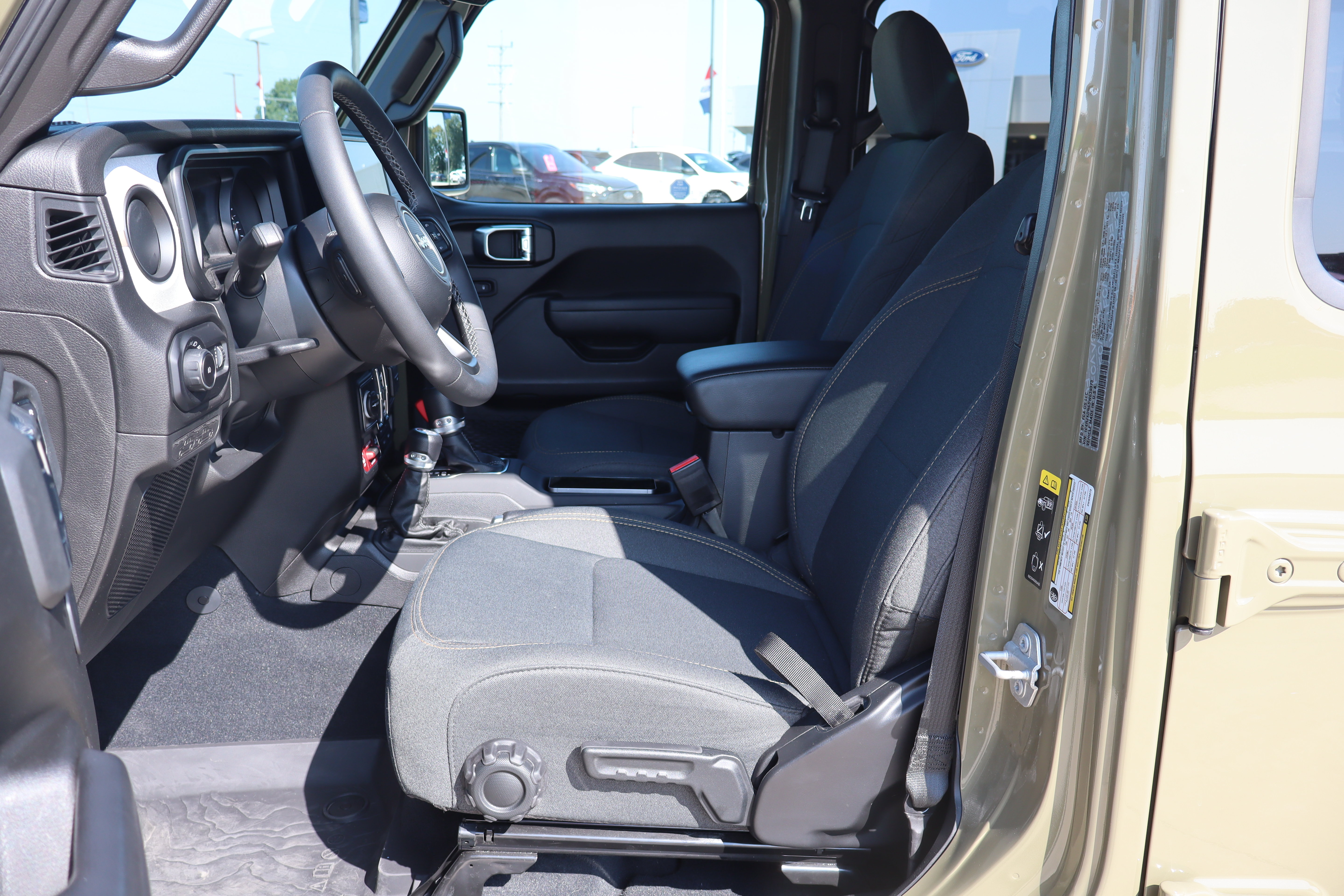 Used 2025 Jeep Wrangler Unlimited Sport AWD/4WD image 9