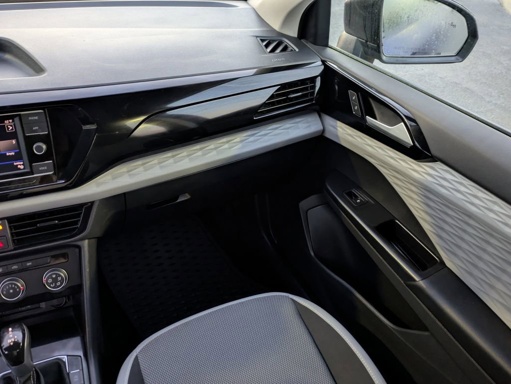 Used 2022 Volkswagen Taos S image 17