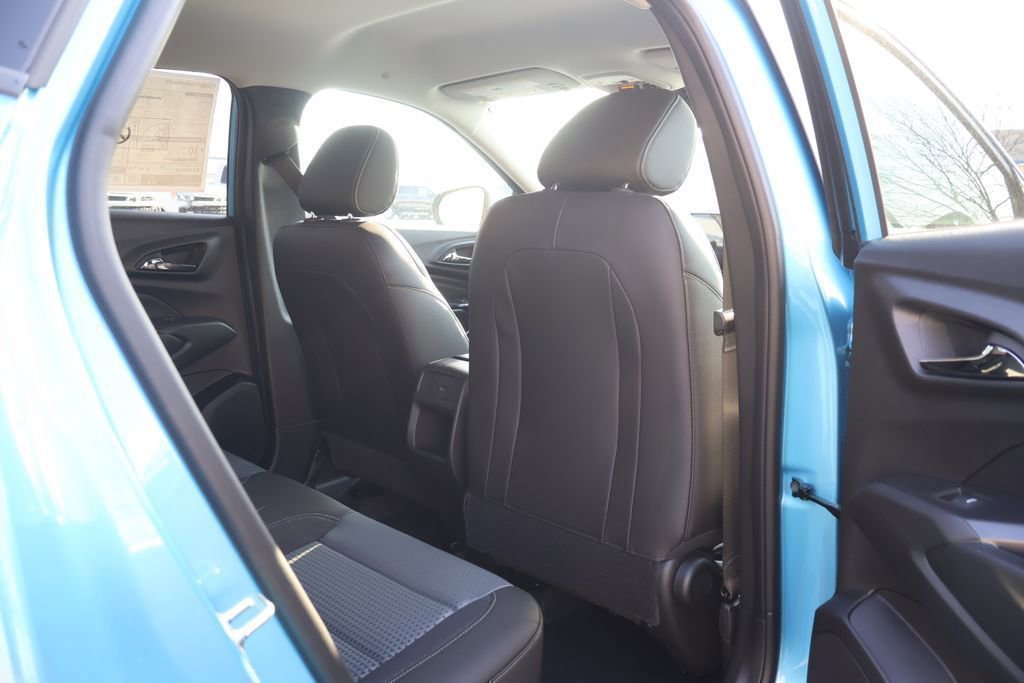 New 2026 Chevrolet Trax LT w/ LT Convenience Package FWD image 37