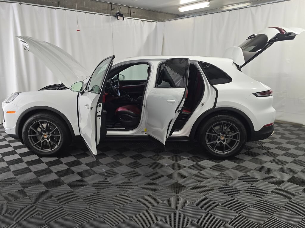 Certified 2026 Porsche Cayenne AWD/4WD image 13