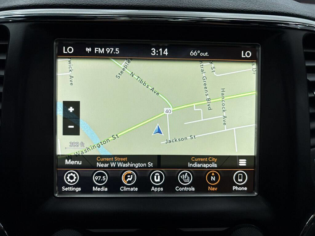 Used 2018 Jeep Grand Cherokee Limited w/ Luxury Group II image 25