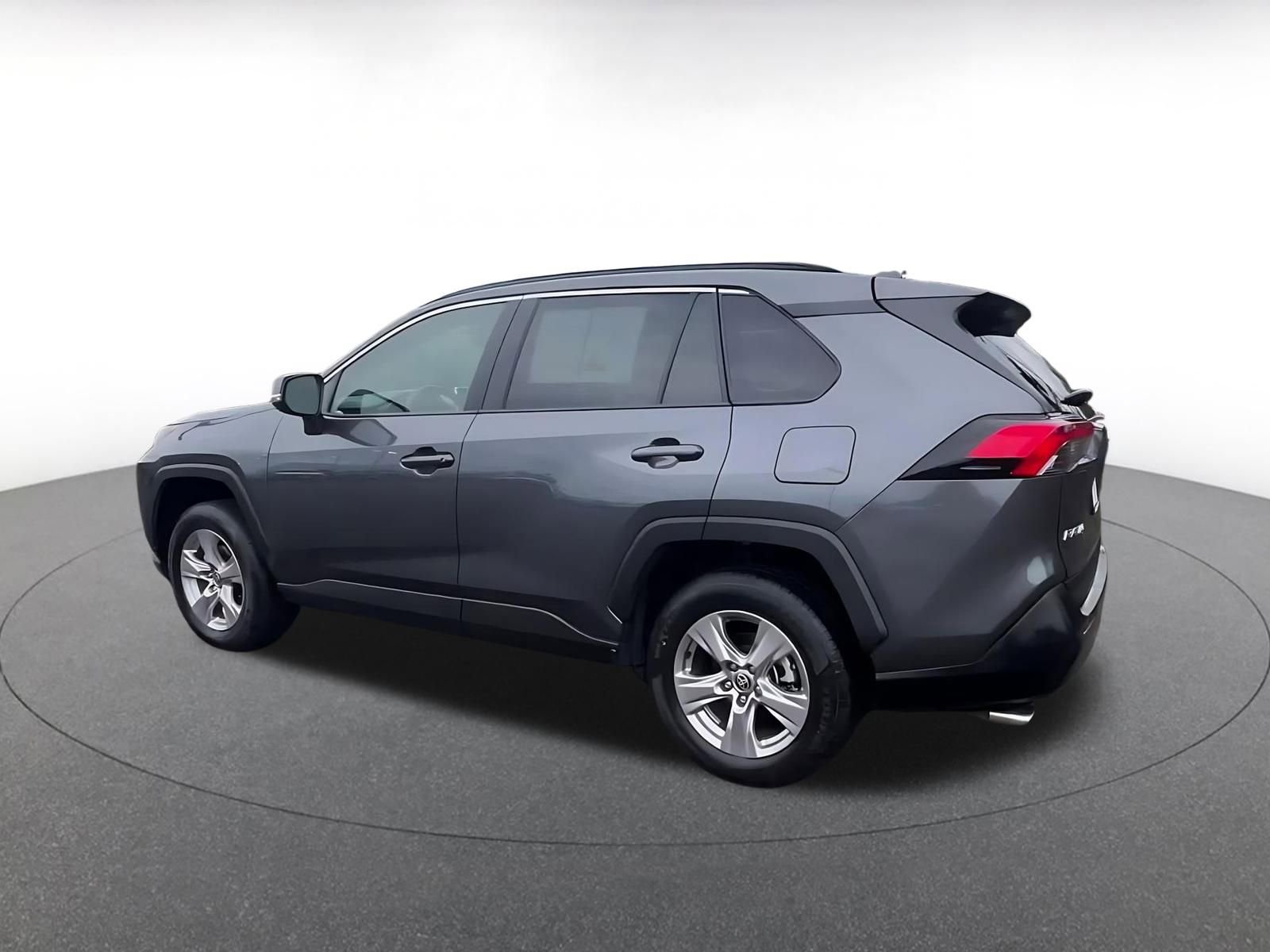 Used 2025 Toyota RAV4 XLE w/ Convenience Package image 10