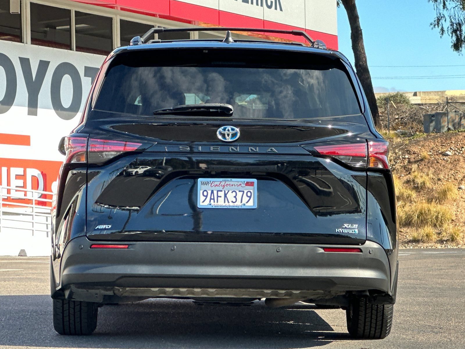 Used 2022 Toyota Sienna XLE w/ XLE Plus Package AWD/4WD image 4