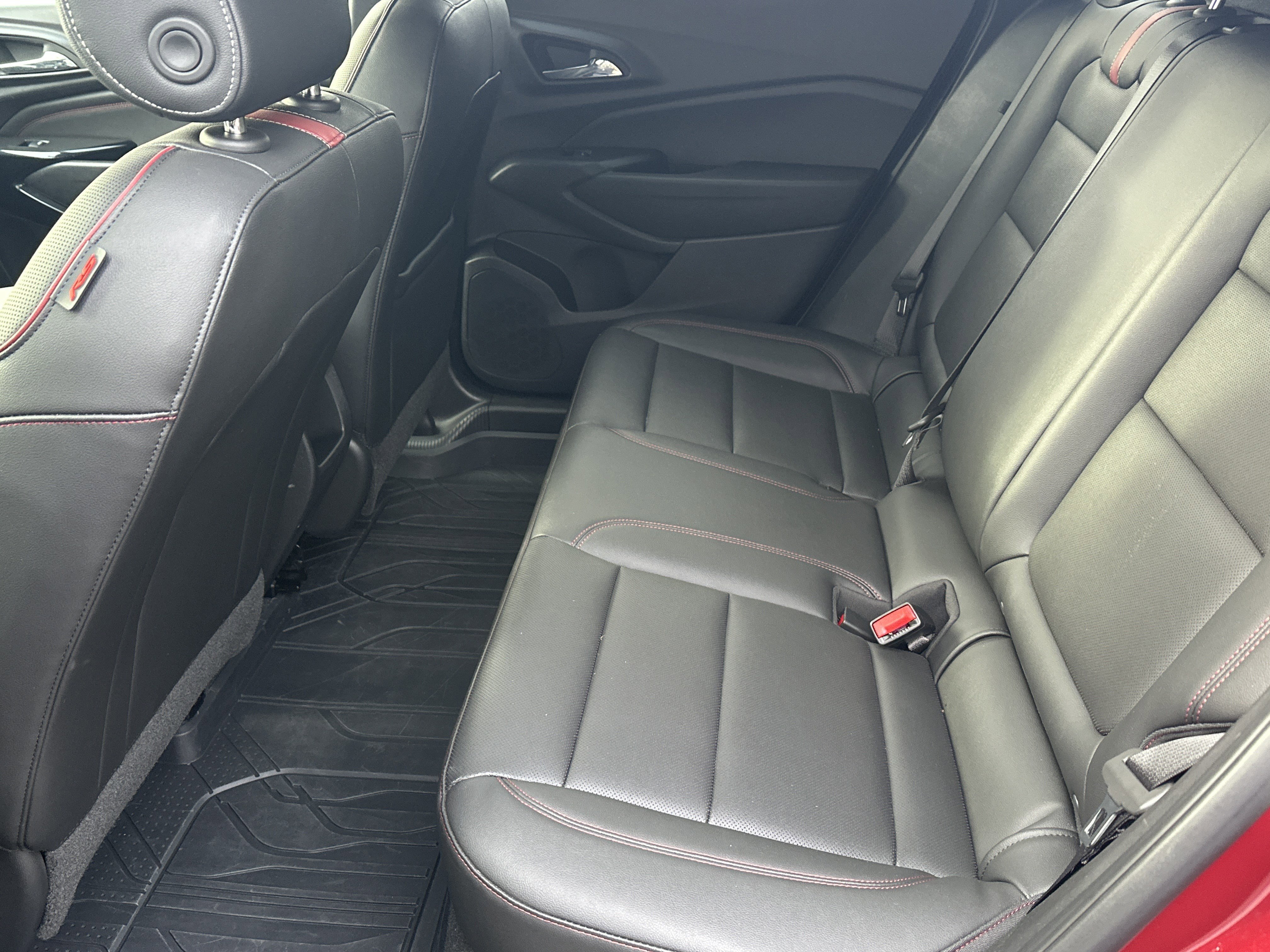 Certified 2025 Chevrolet Trax RS w/ Sunroof Package FWD image 18