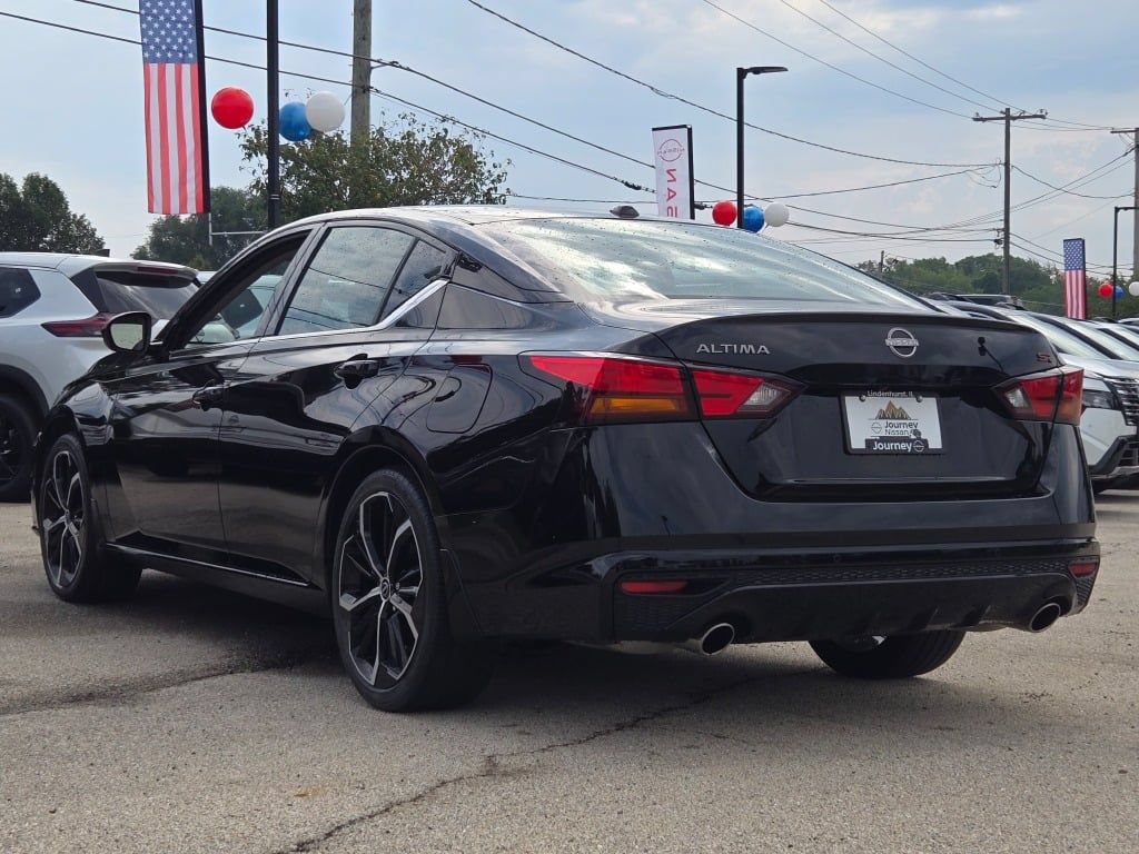 Used 2024 Nissan Altima 2.5 SR w/ SR Premium Package FWD image 15
