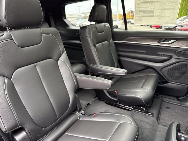 New 2027 Jeep Grand Cherokee L Limited AWD/4WD image 23