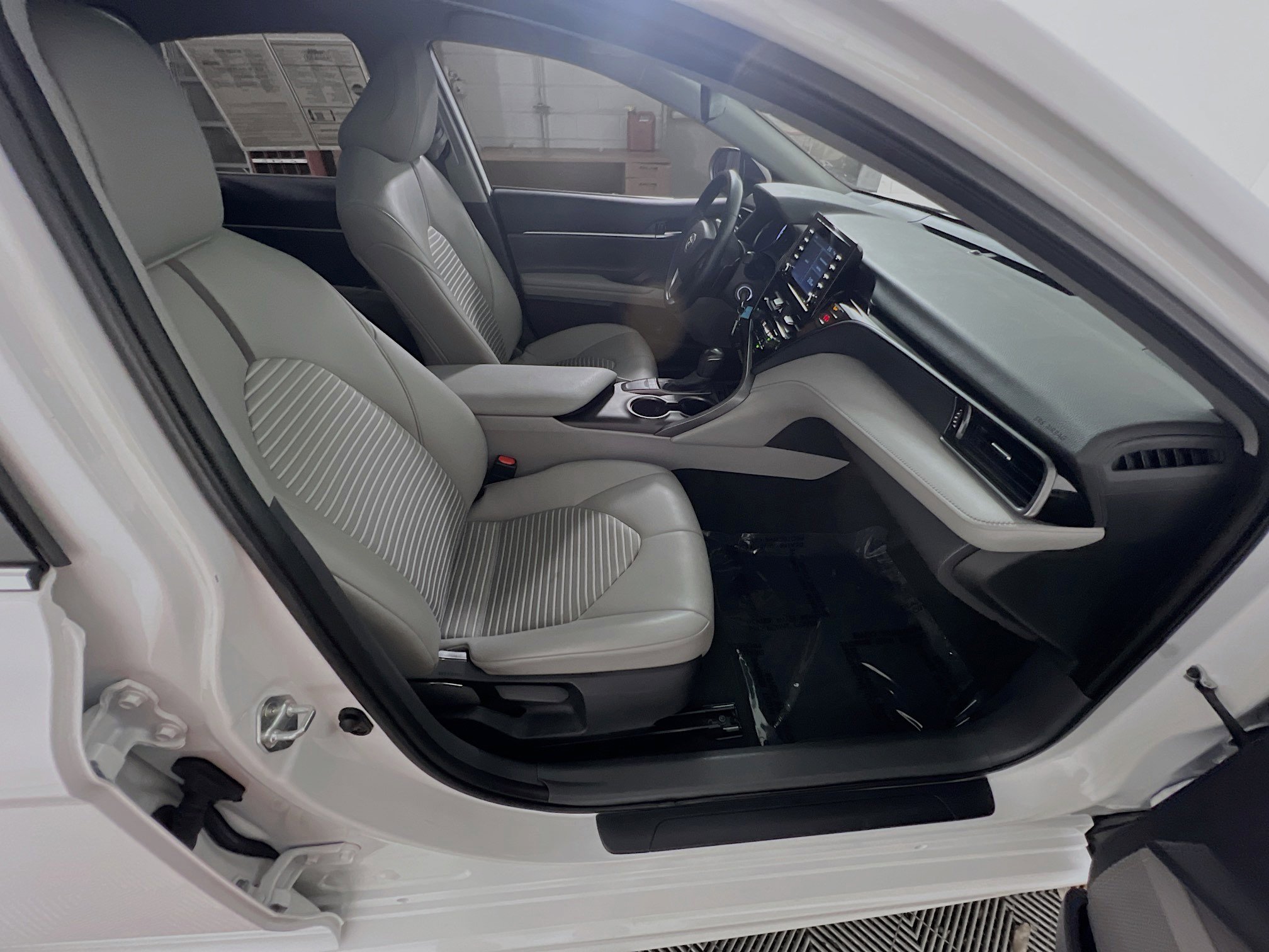 Used 2023 Toyota Camry SE image 31