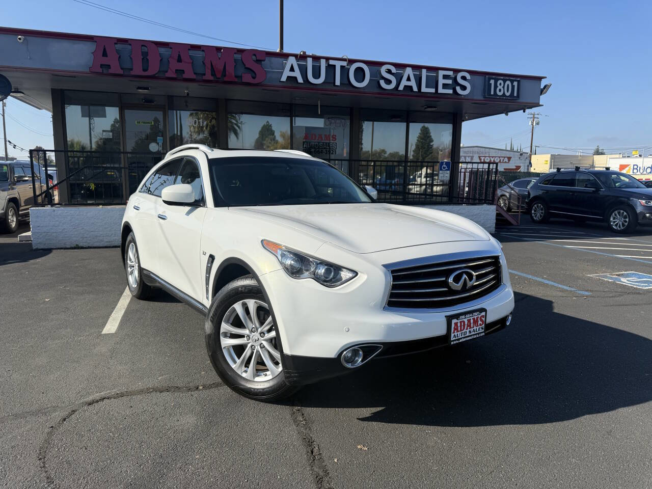 Used 2014 INFINITI QX70 AWD w/ Premium Package image 1