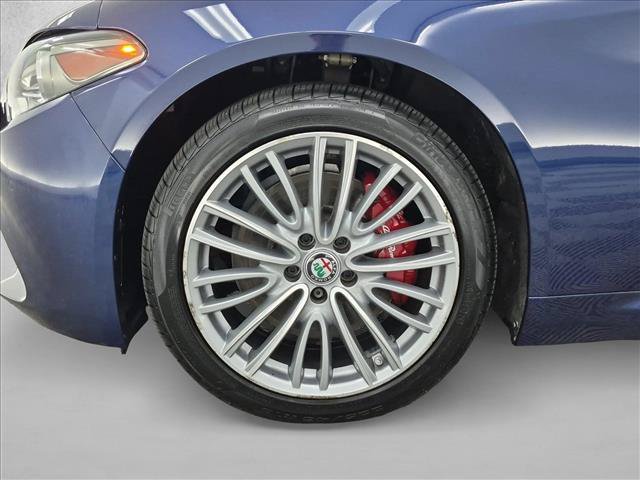 Used 2019 Alfa Romeo Giulia Ti w/ Quick Order Package 22X Lusso AWD/4WD image 28