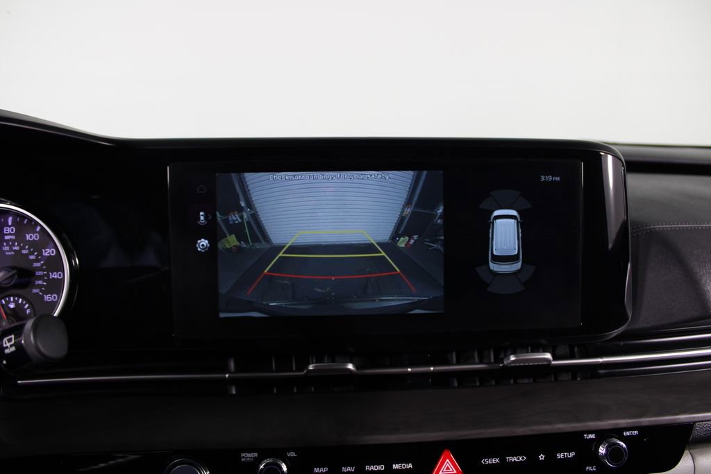 Used 2024 Kia Carnival EX image 29