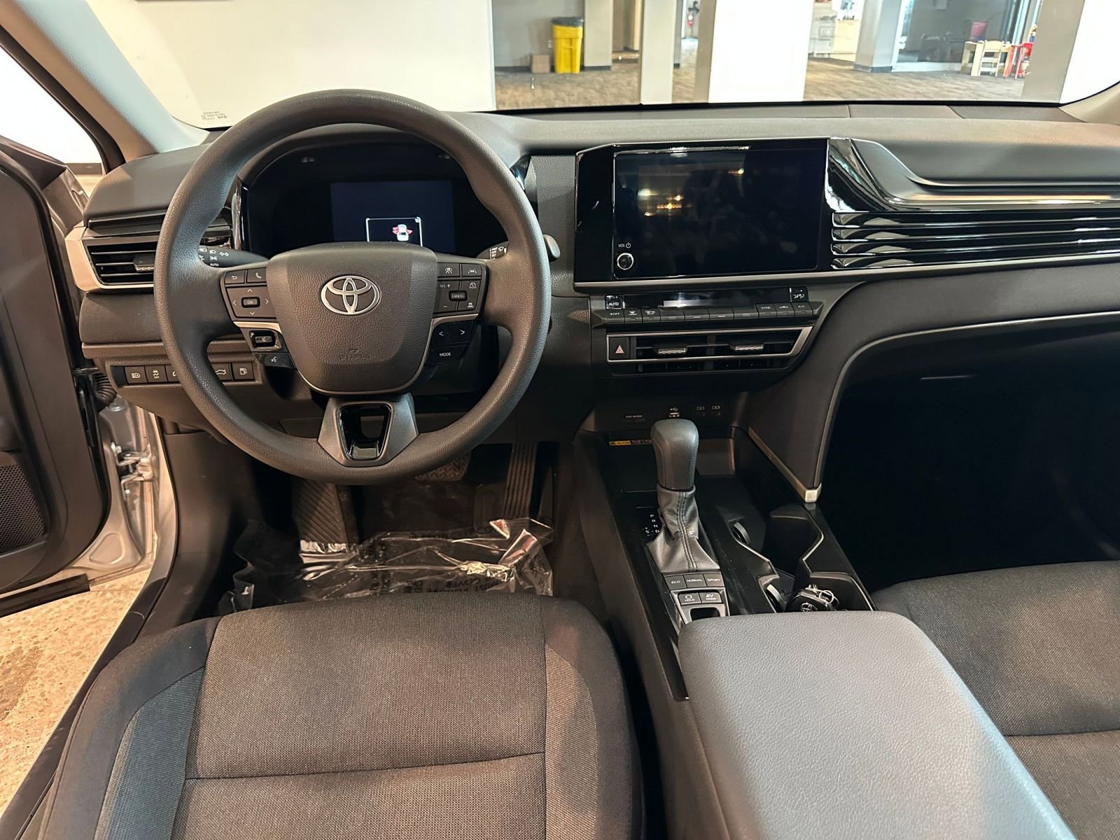 Used 2025 Toyota Camry LE FWD image 34