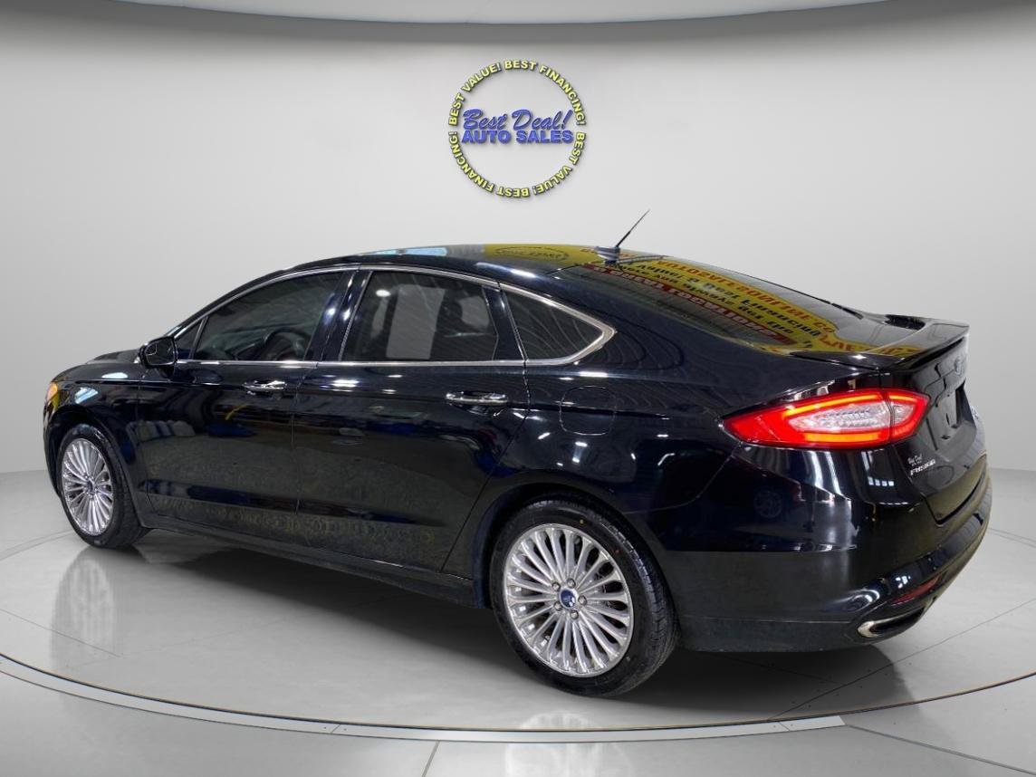 Used 2016 Ford Fusion Titanium FWD image 2