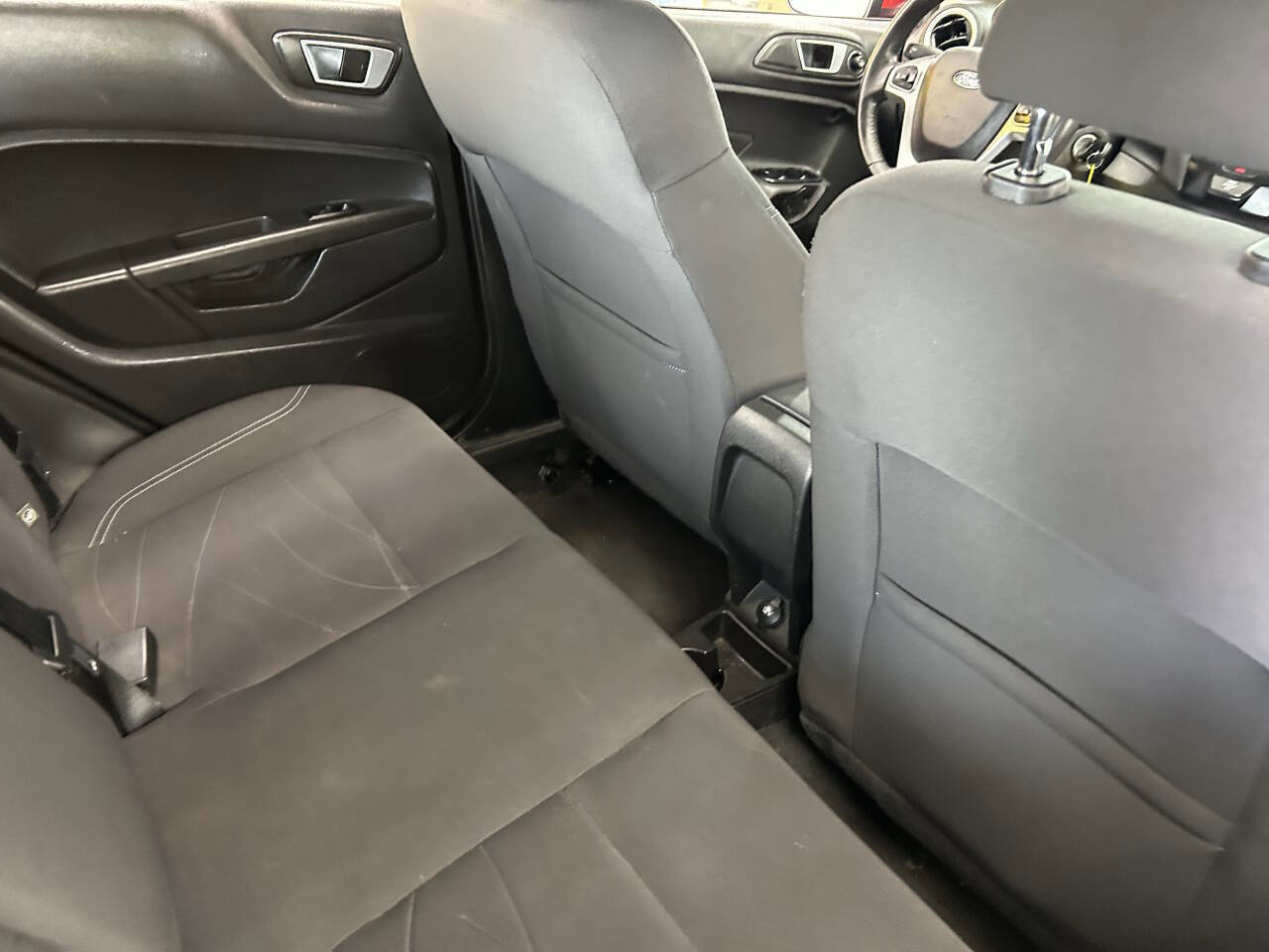 Used 2015 Ford Fiesta SE image 18