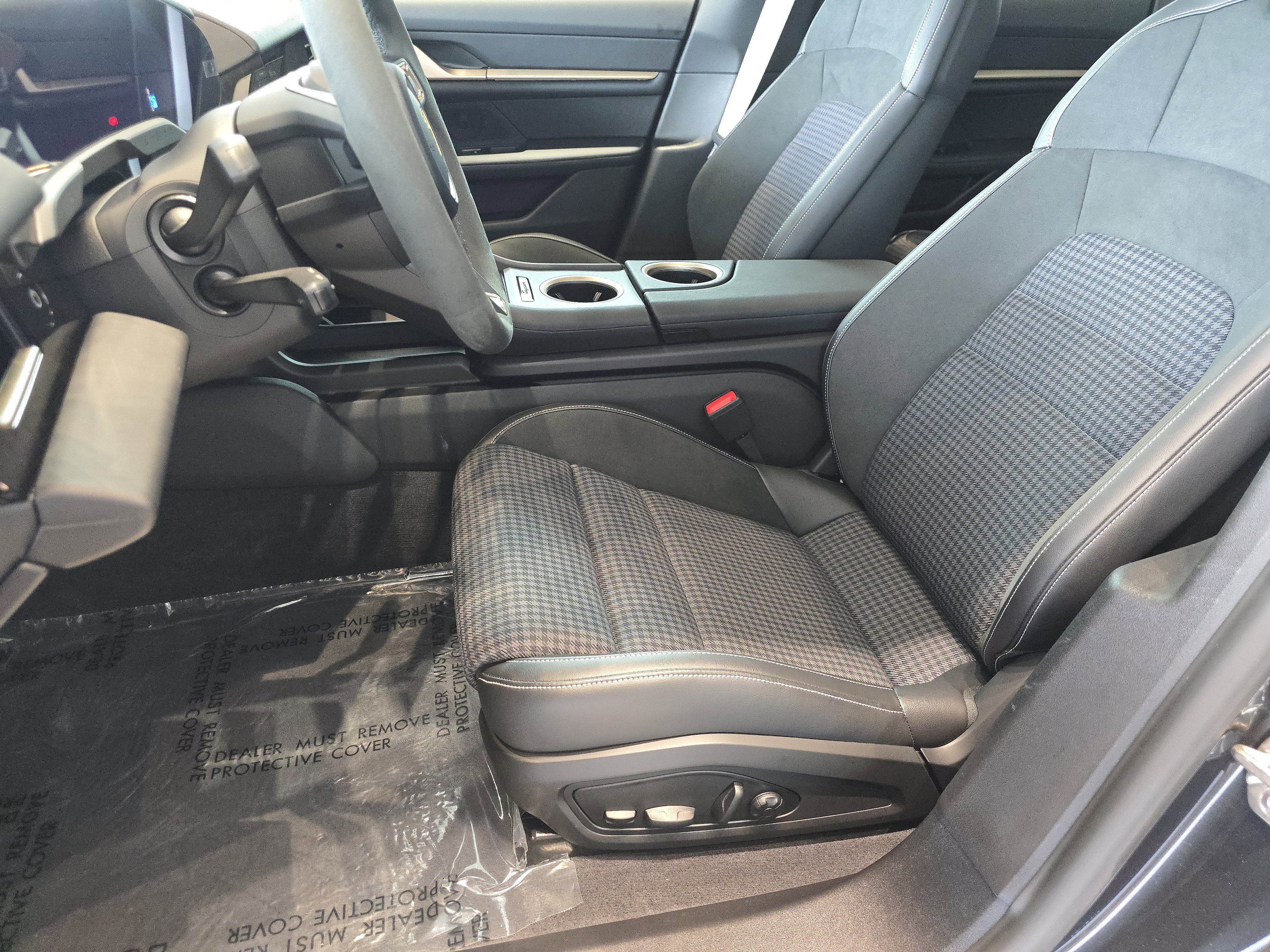 New 2025 Porsche Taycan 4S image 5