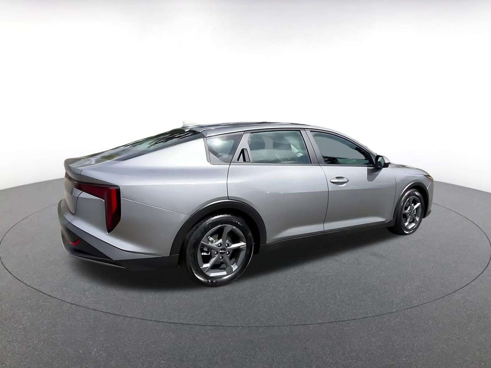 Used 2025 Kia K4 FWD image 15