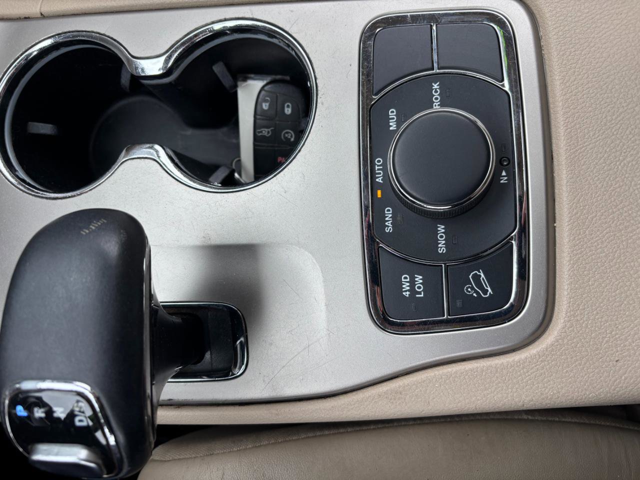 Used 2014 Jeep Grand Cherokee Limited AWD/4WD image 16