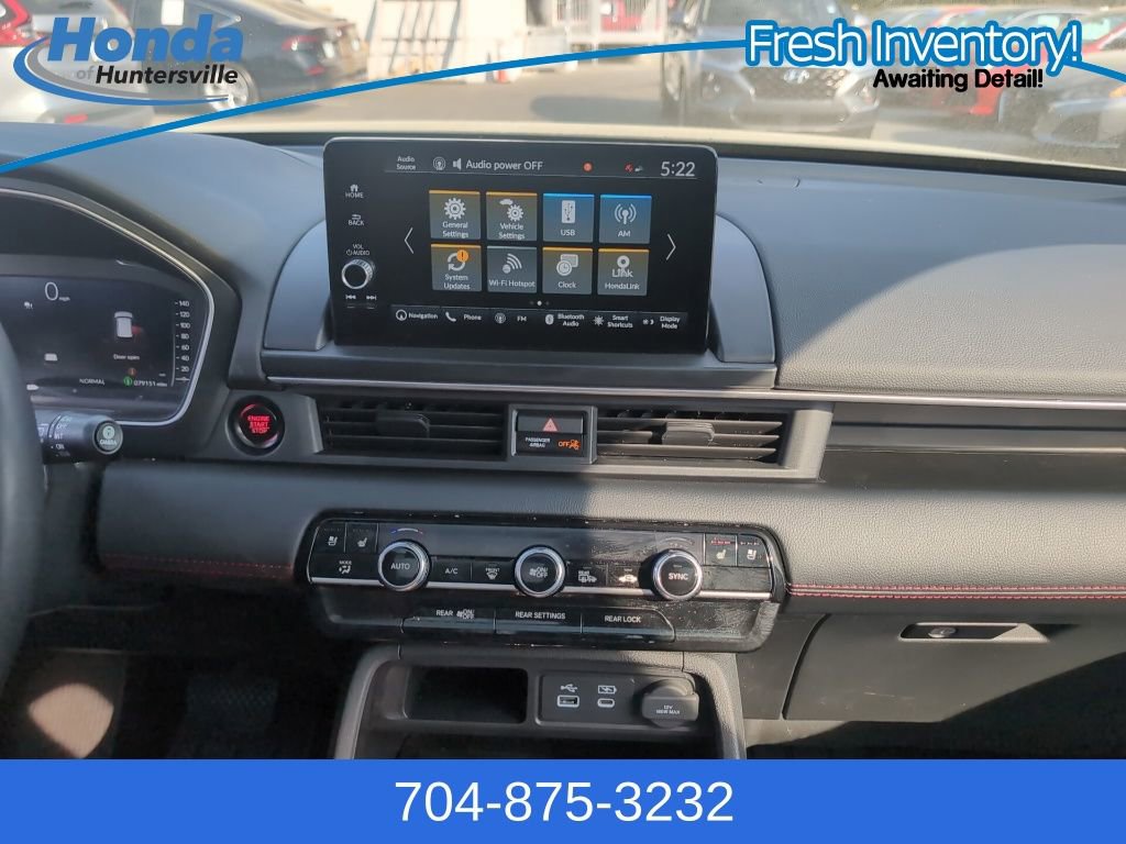 Used 2025 Honda Pilot Black Edition image 17