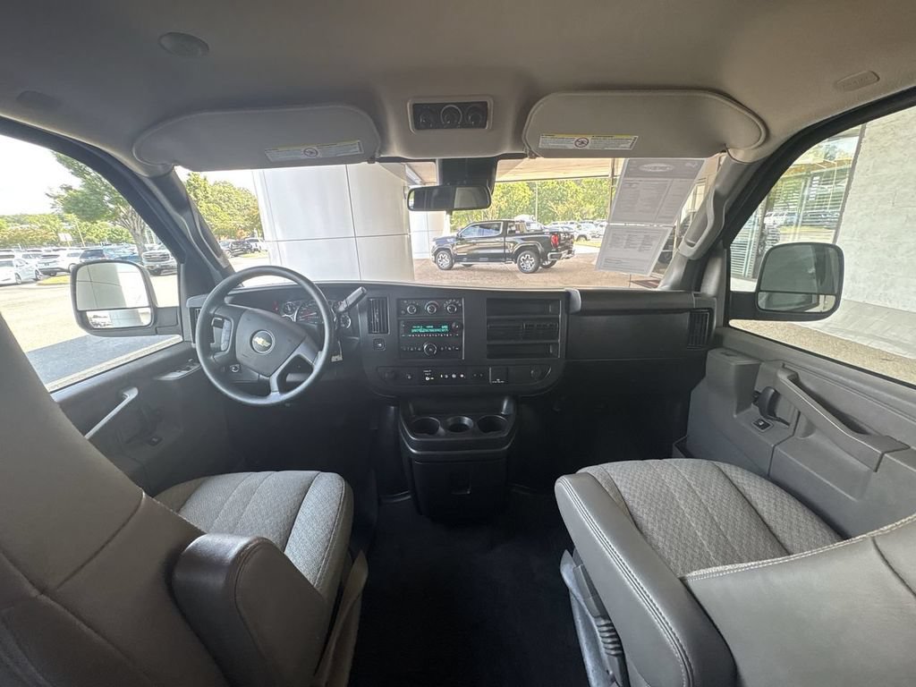 Used 2020 Chevrolet Express 3500 LT w/ LT Preferred Equipment Group RWD image 19