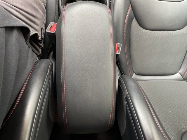 Used 2022 Jeep Cherokee Trailhawk image 11