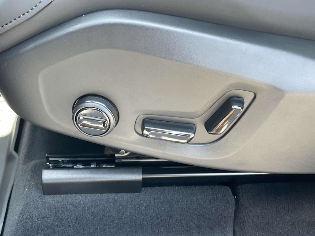 New 2026 Volvo XC60 B5 Plus w/ Protection Package Premier image 9