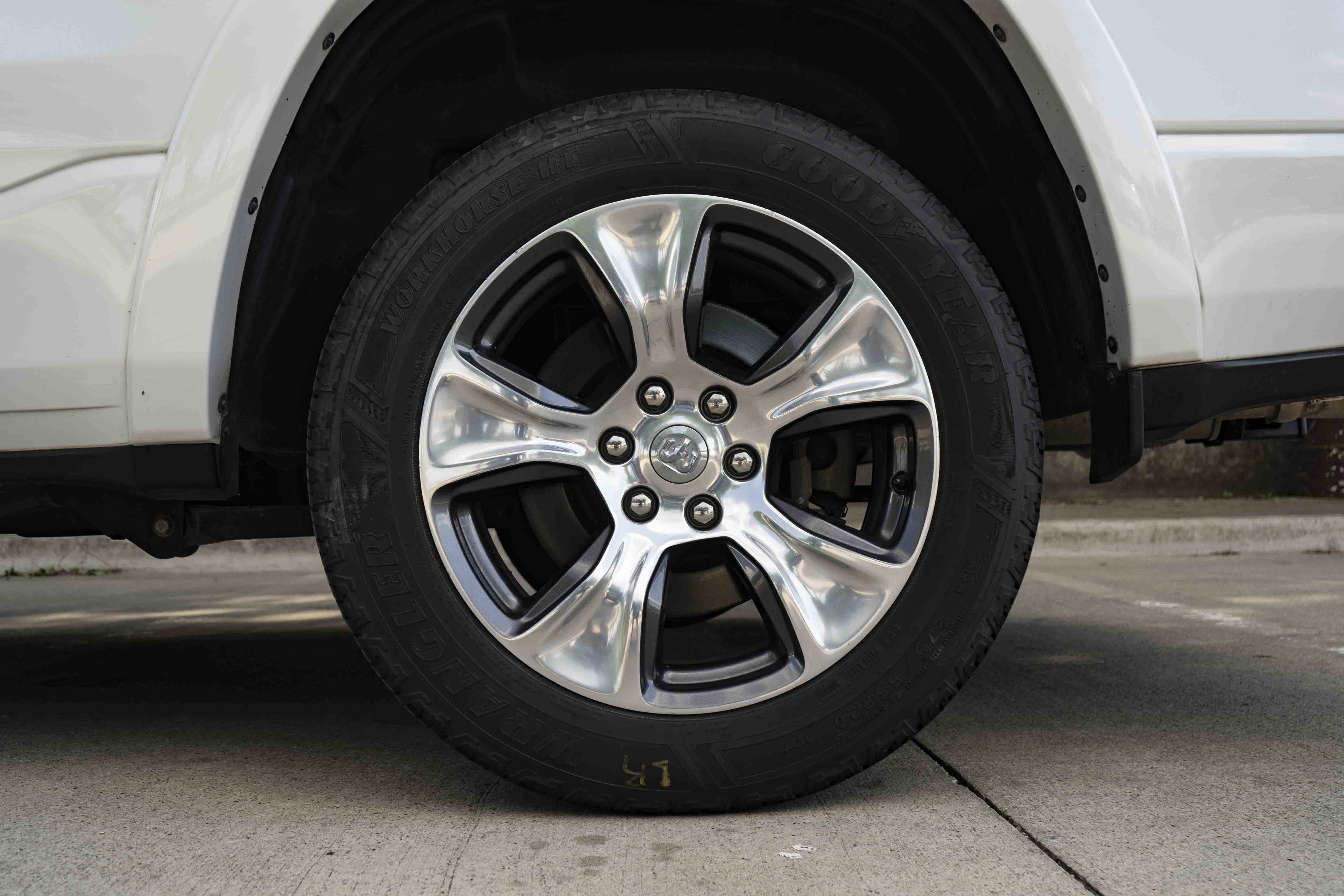 Used 2019 RAM 1500 Laramie AWD/4WD image 15