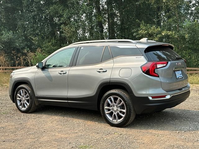 Used 2023 GMC Terrain SLT AWD/4WD image 32