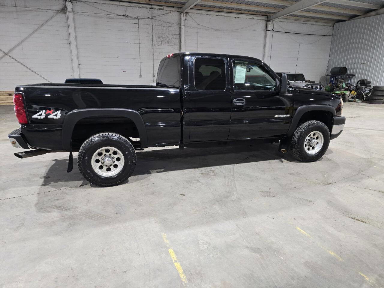 Used 2007 Chevrolet Silverado 2500 LT w/ Snow Plow Prep Package image 15