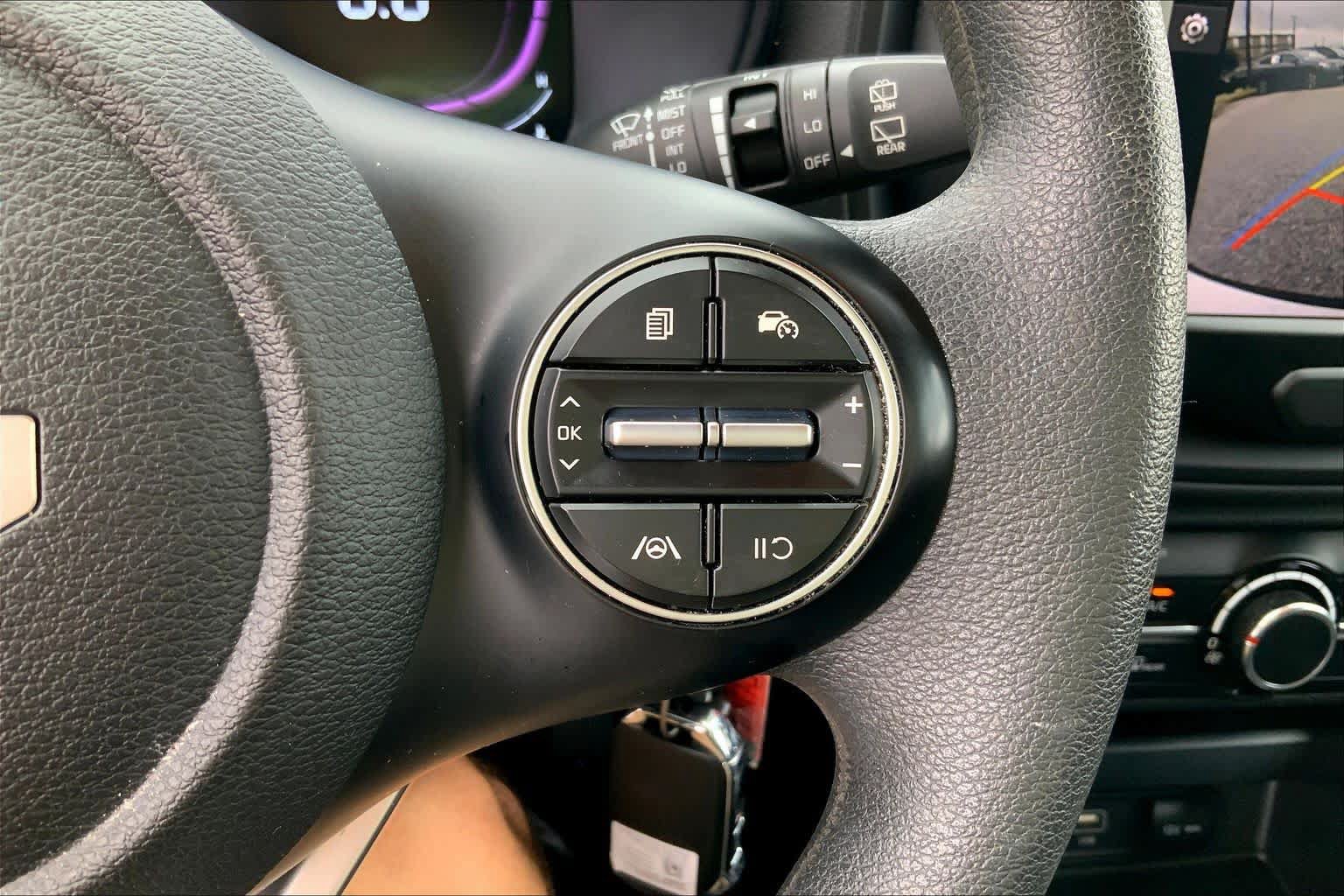 Used 2025 Kia Soul LX w/ LX Technology Package FWD image 23