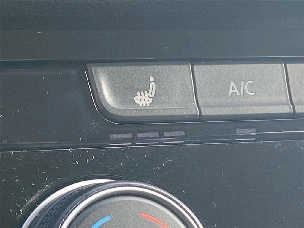 Certified 2023 Volkswagen Taos SE w/ Black Wheel Package image 18