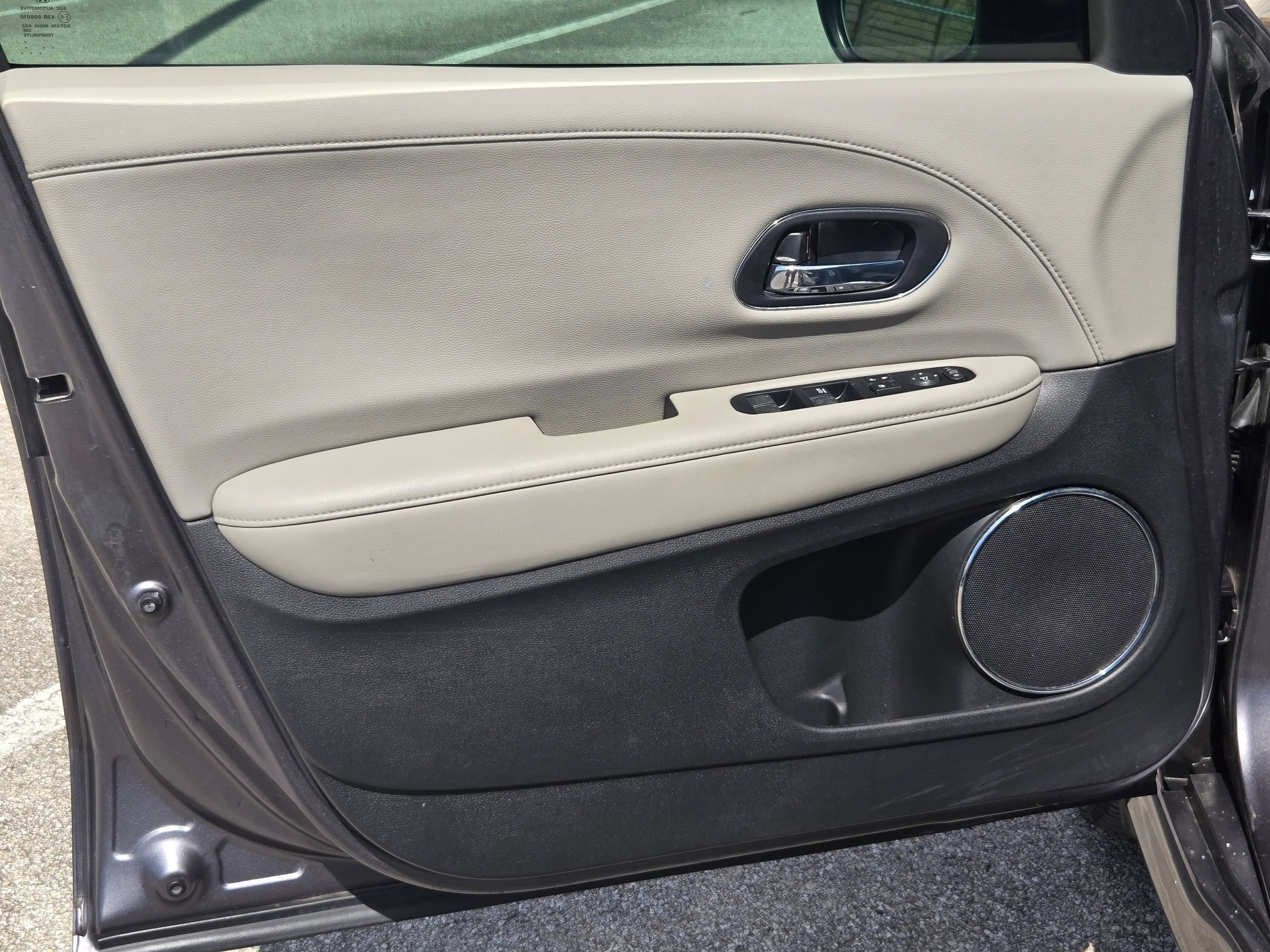 Used 2019 Honda HR-V Touring image 10
