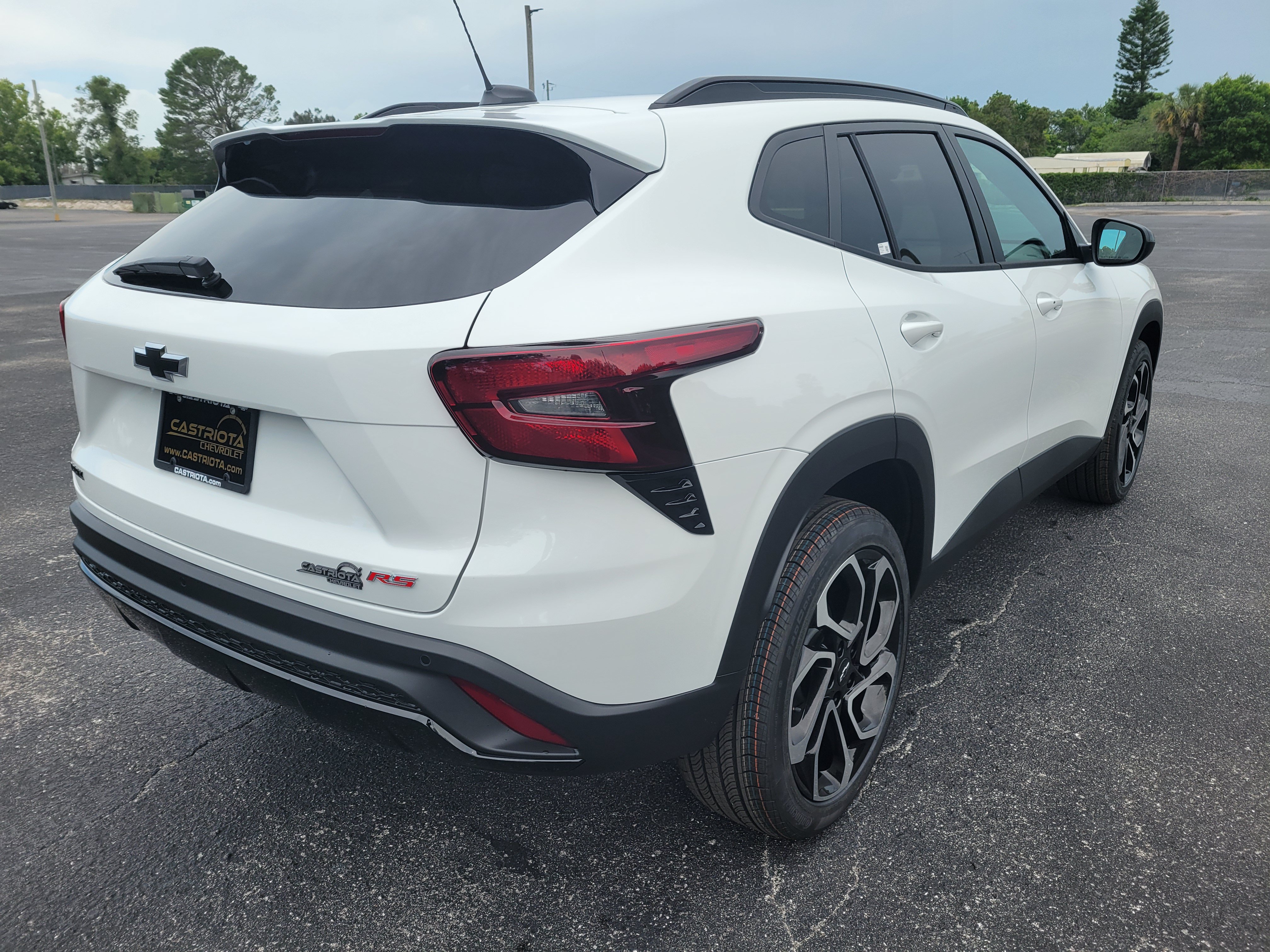 New 2026 Chevrolet Trax RS w/ Driver Confidence Package FWD image 5